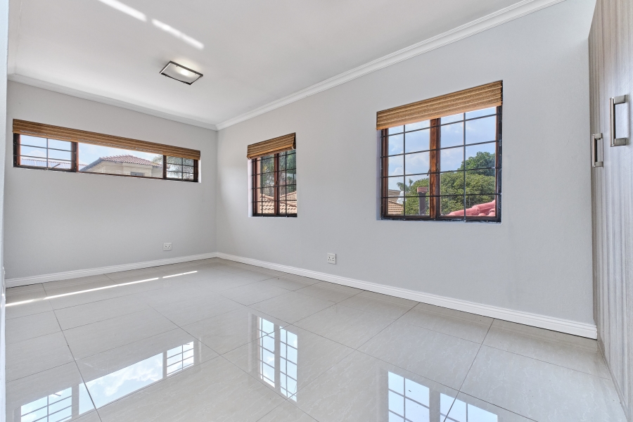 3 Bedroom Property for Sale in Halfway Gardens Gauteng