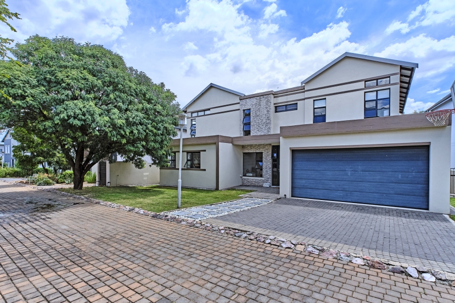 4 Bedroom Property for Sale in Waterfall Country Village Gauteng