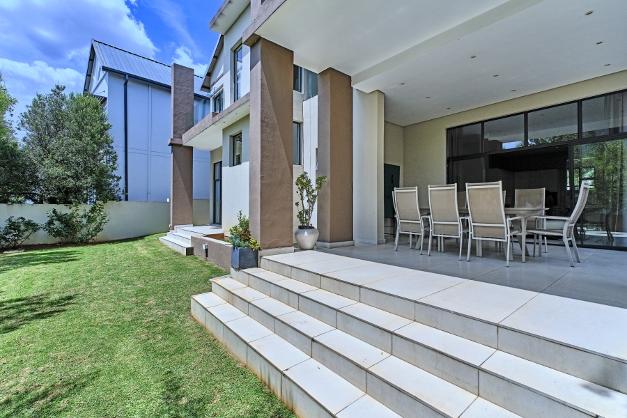 4 Bedroom Property for Sale in Waterfall Country Village Gauteng