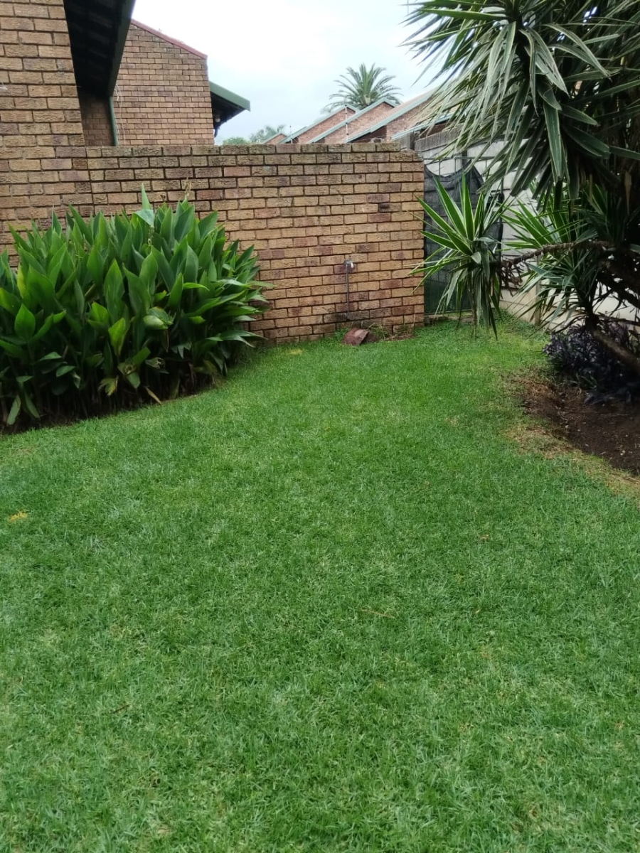 2 Bedroom Property for Sale in Birchleigh Gauteng