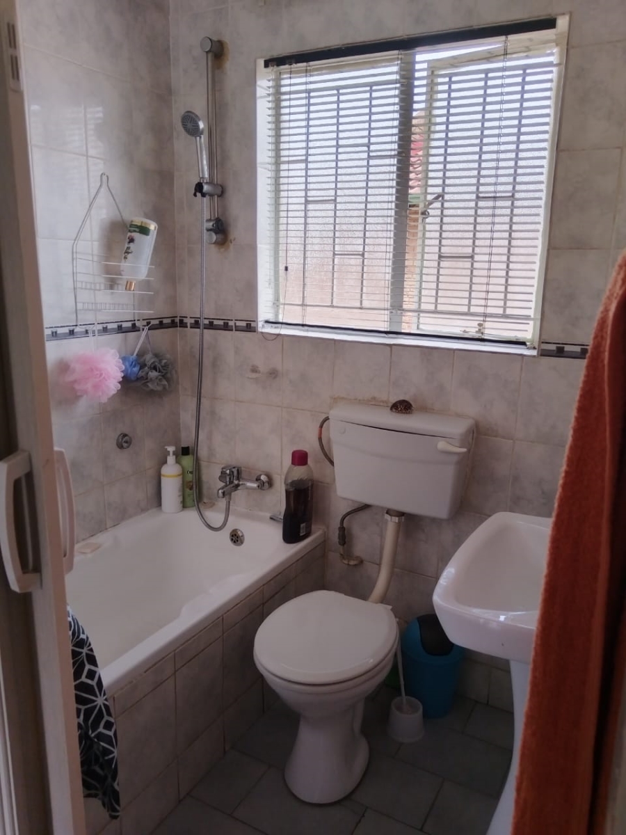 2 Bedroom Property for Sale in Birchleigh Gauteng