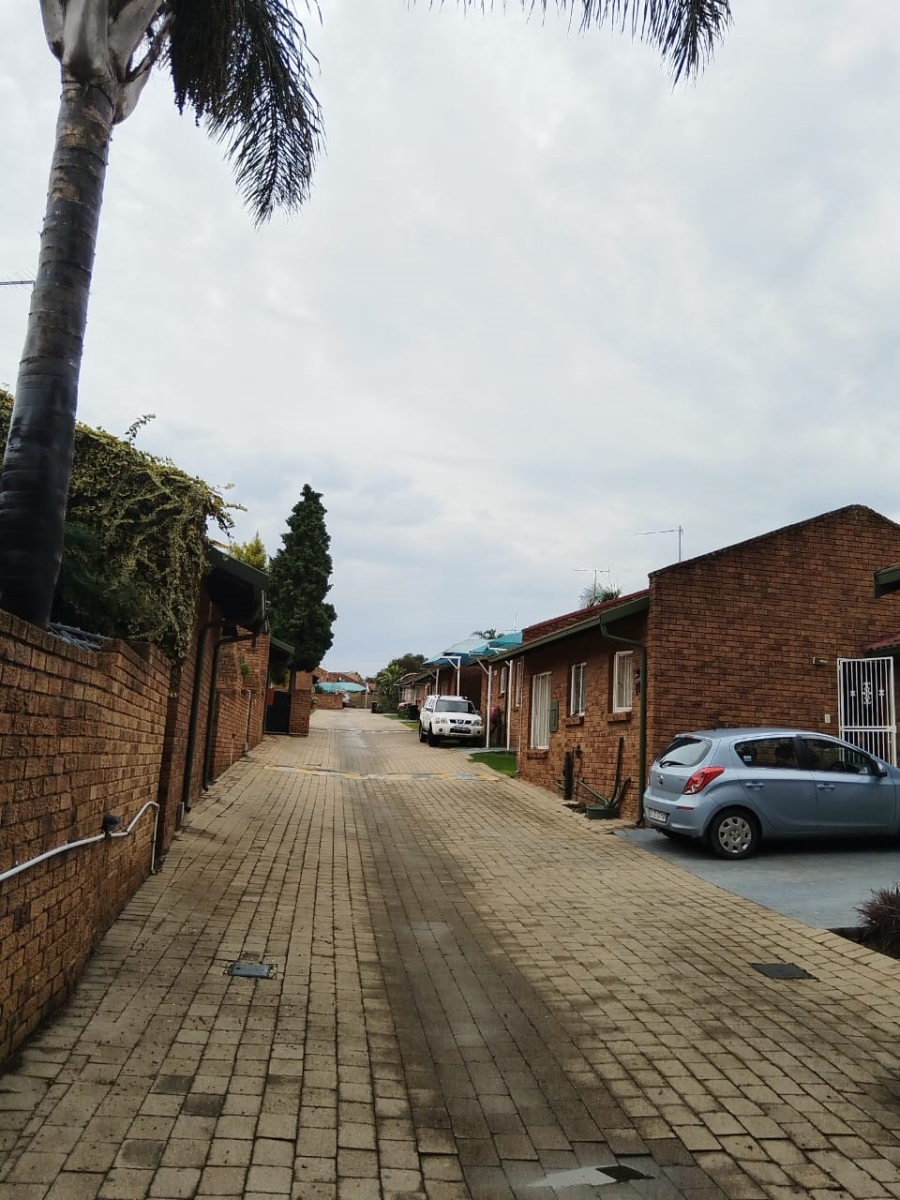 2 Bedroom Property for Sale in Birchleigh Gauteng