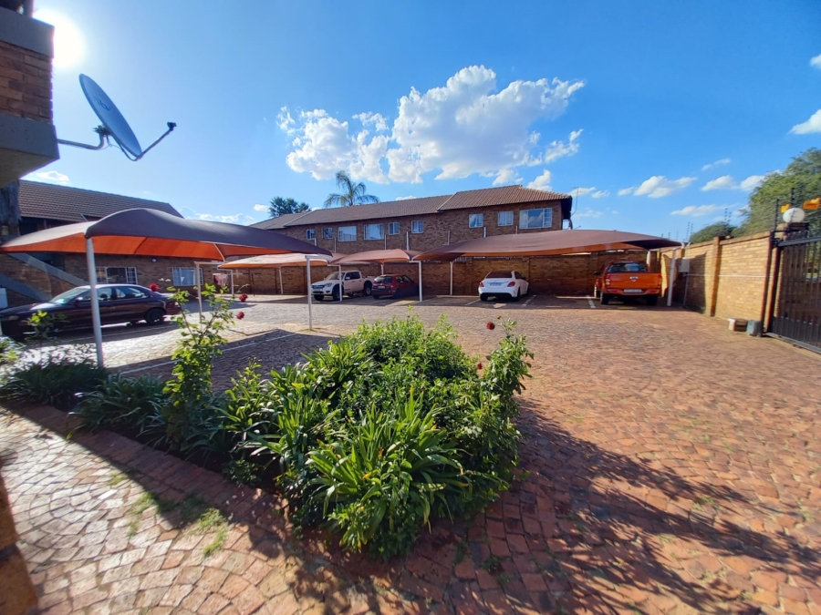 1 Bedroom Property for Sale in Kenleaf Gauteng