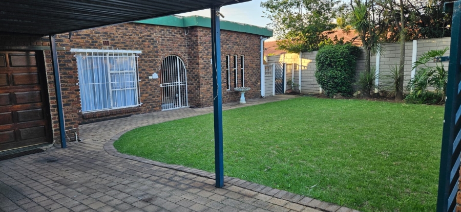 4 Bedroom Property for Sale in Sunair Park Gauteng