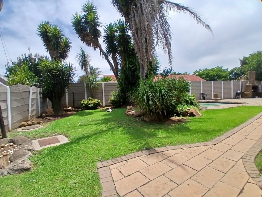 4 Bedroom Property for Sale in Sunair Park Gauteng