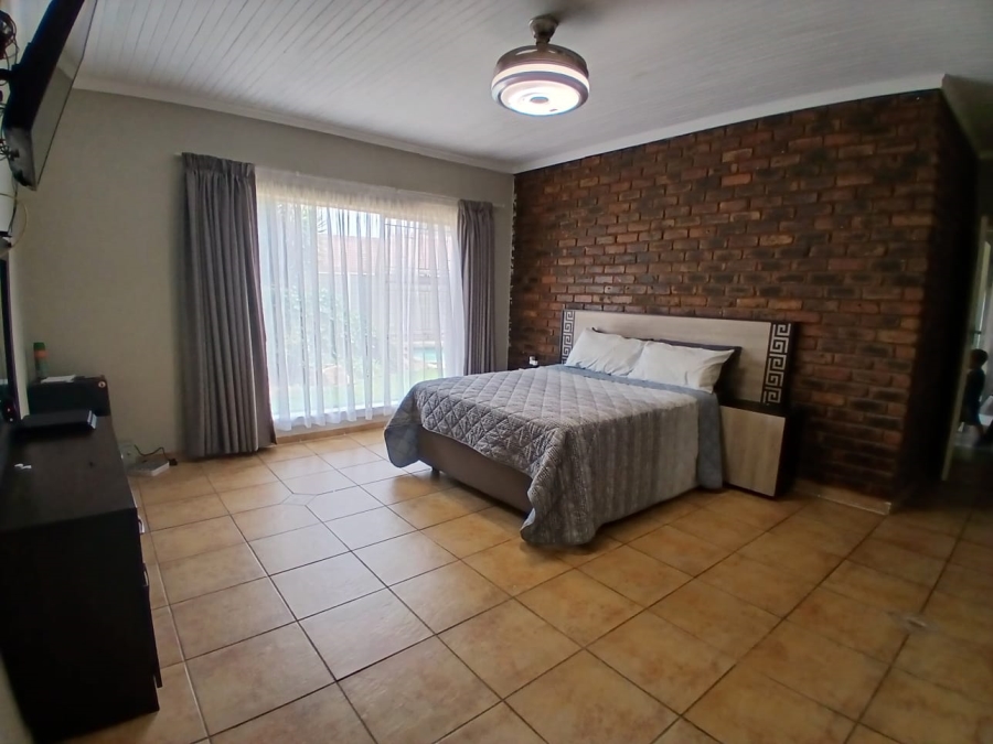 4 Bedroom Property for Sale in Sunair Park Gauteng