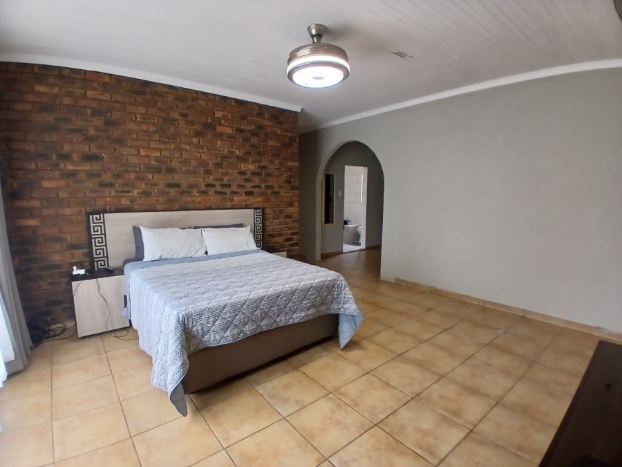 4 Bedroom Property for Sale in Sunair Park Gauteng