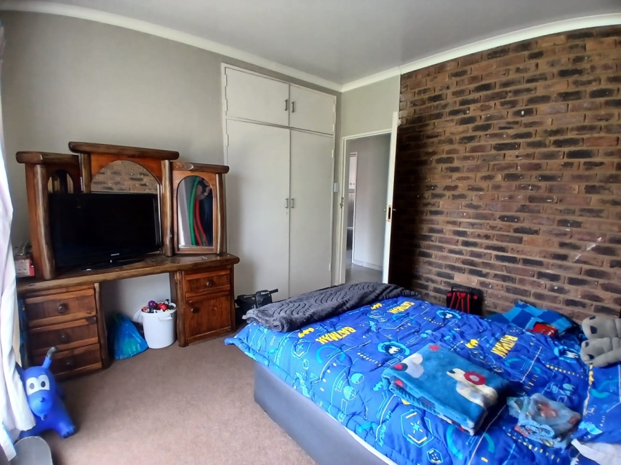 4 Bedroom Property for Sale in Sunair Park Gauteng