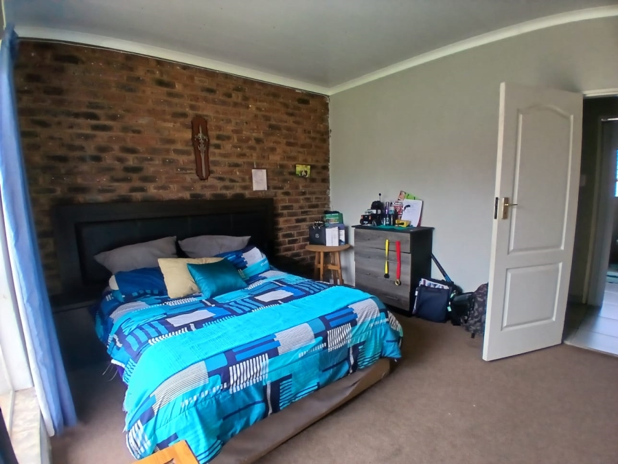 4 Bedroom Property for Sale in Sunair Park Gauteng