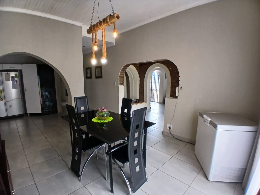 4 Bedroom Property for Sale in Sunair Park Gauteng