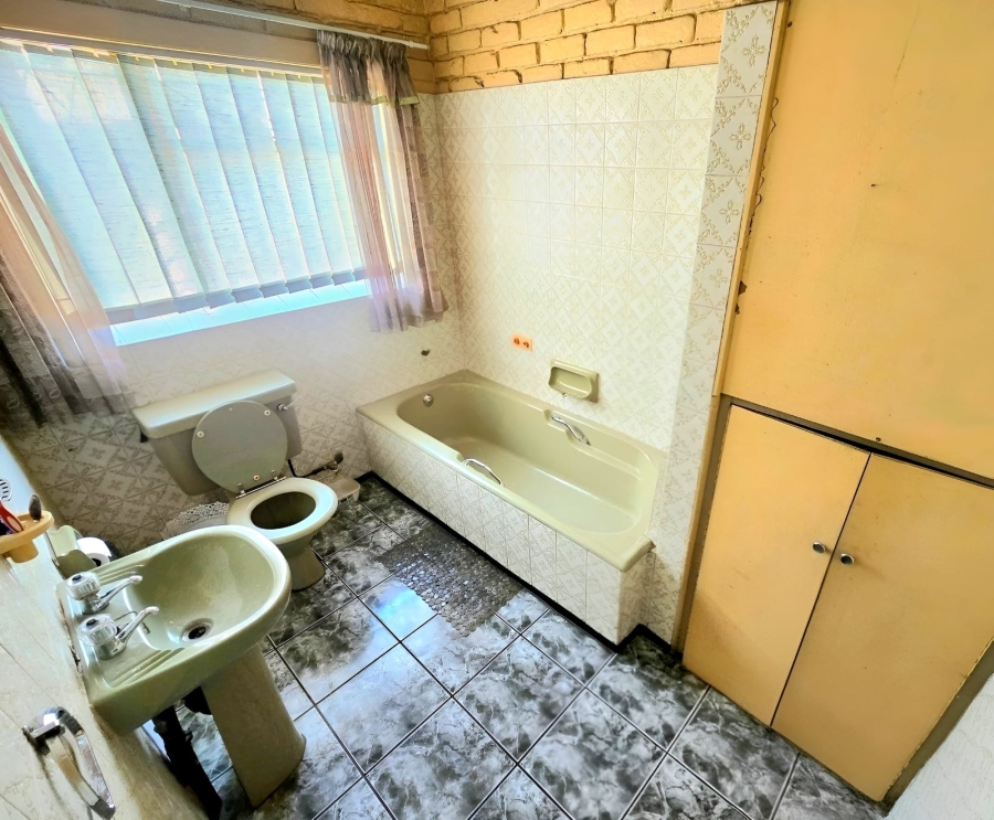 3 Bedroom Property for Sale in Vanderbijlpark SE 2 Gauteng