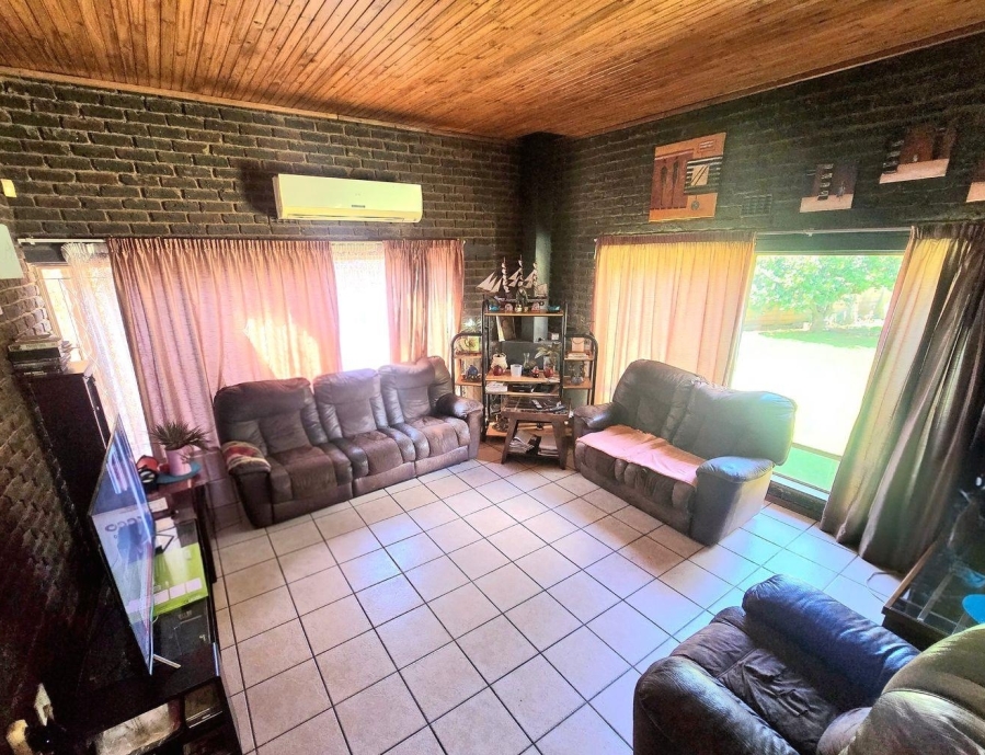 3 Bedroom Property for Sale in Vanderbijlpark SE 2 Gauteng
