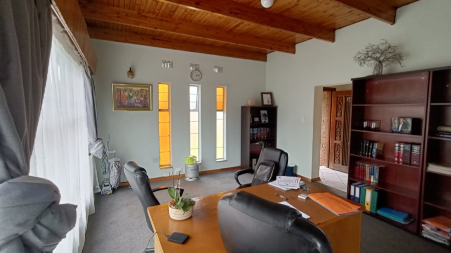 4 Bedroom Property for Sale in Vanderbijlpark SE 7 Gauteng