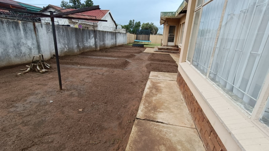 4 Bedroom Property for Sale in Vanderbijlpark SE 7 Gauteng