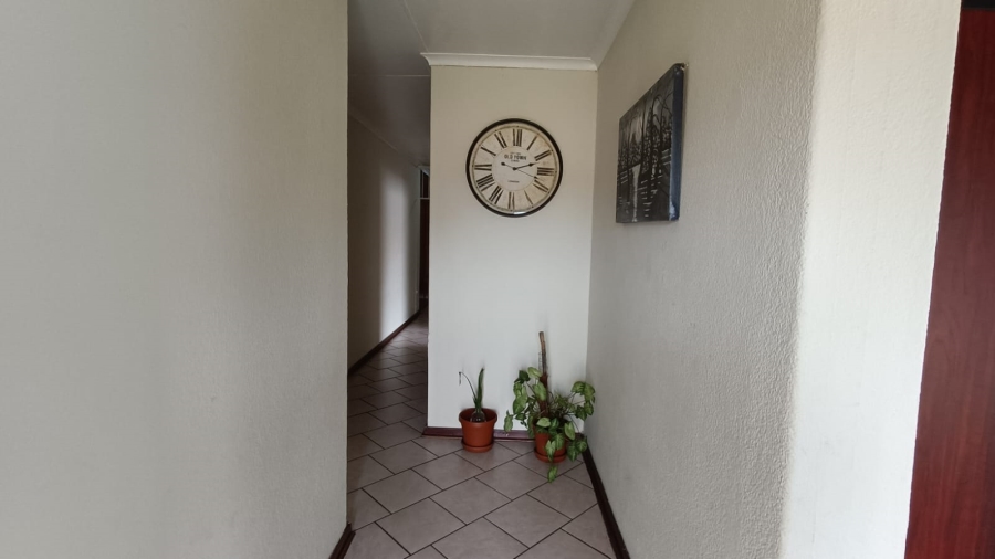 4 Bedroom Property for Sale in Vanderbijlpark SE 7 Gauteng