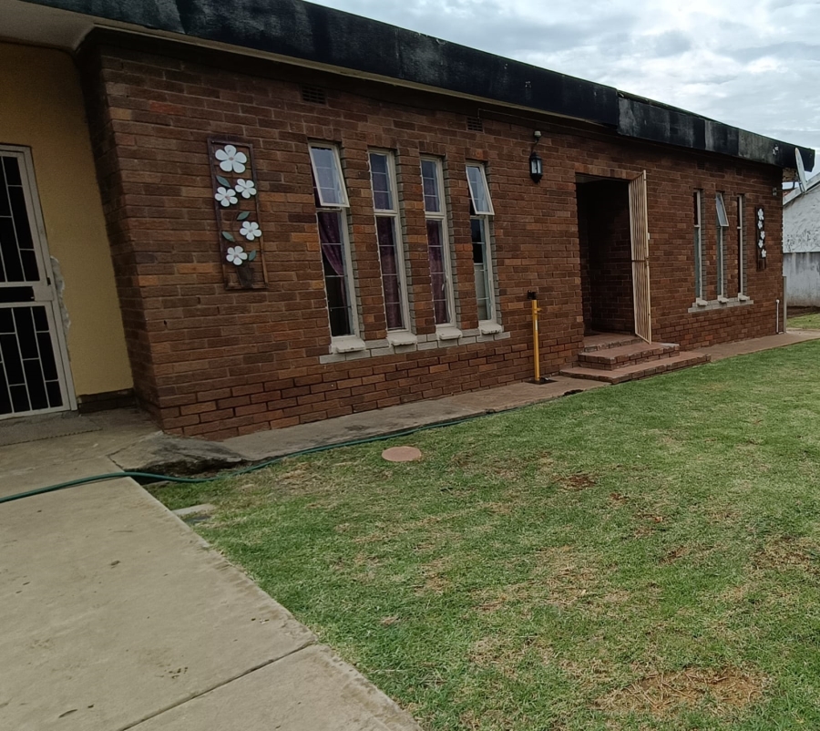 4 Bedroom Property for Sale in Vanderbijlpark SE 7 Gauteng