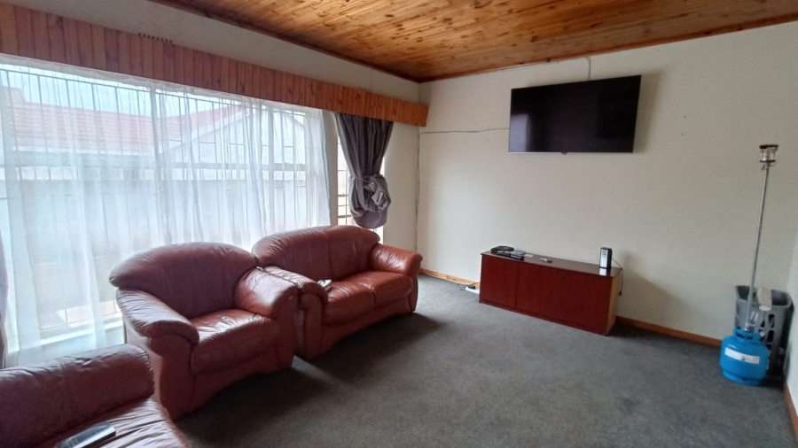 4 Bedroom Property for Sale in Vanderbijlpark SE 7 Gauteng