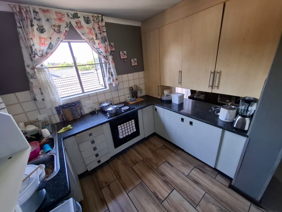 2 Bedroom Property for Sale in Villieria Gauteng
