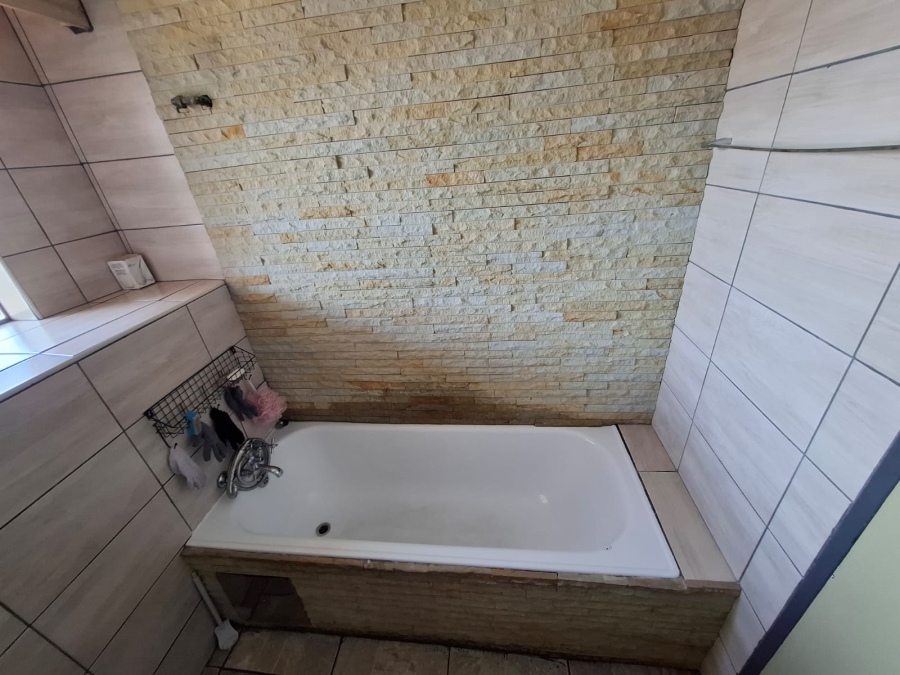 2 Bedroom Property for Sale in Villieria Gauteng