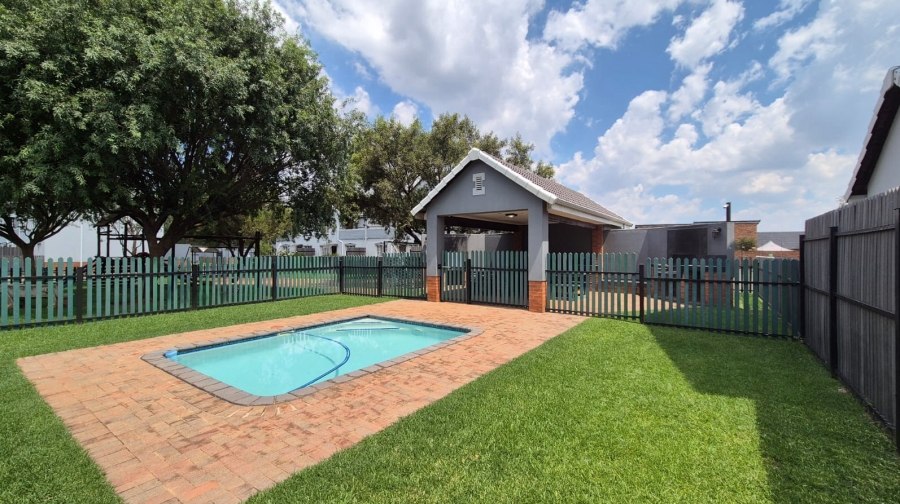 2 Bedroom Property for Sale in Brentwood Gauteng