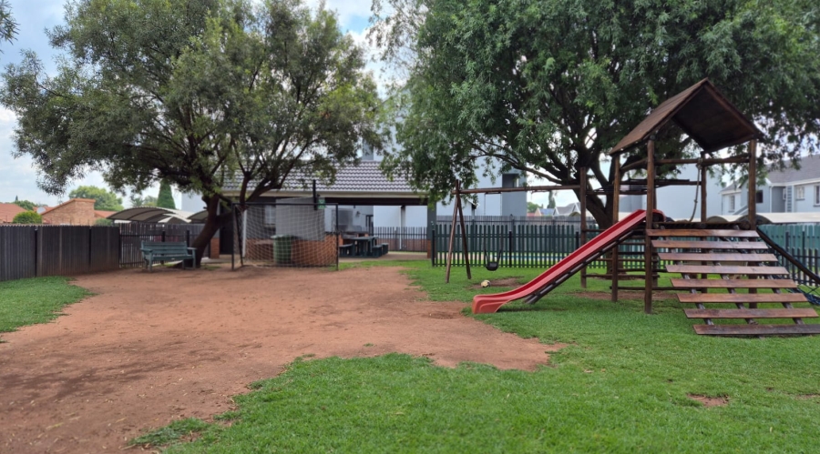 2 Bedroom Property for Sale in Brentwood Gauteng