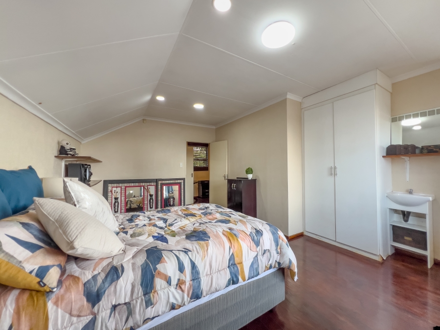 3 Bedroom Property for Sale in Glen Marais Gauteng