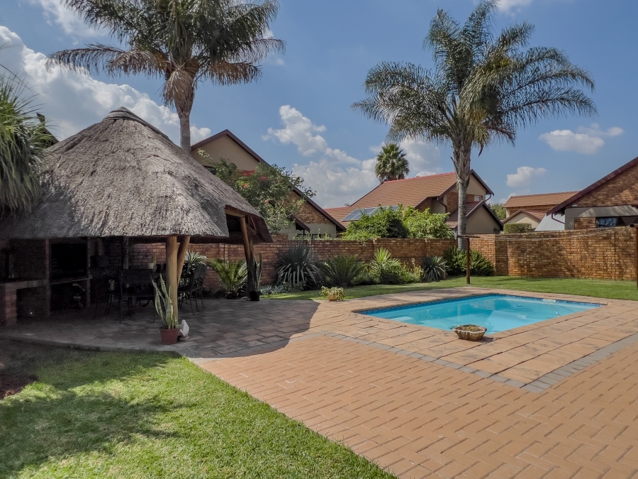 3 Bedroom Property for Sale in Glen Marais Gauteng