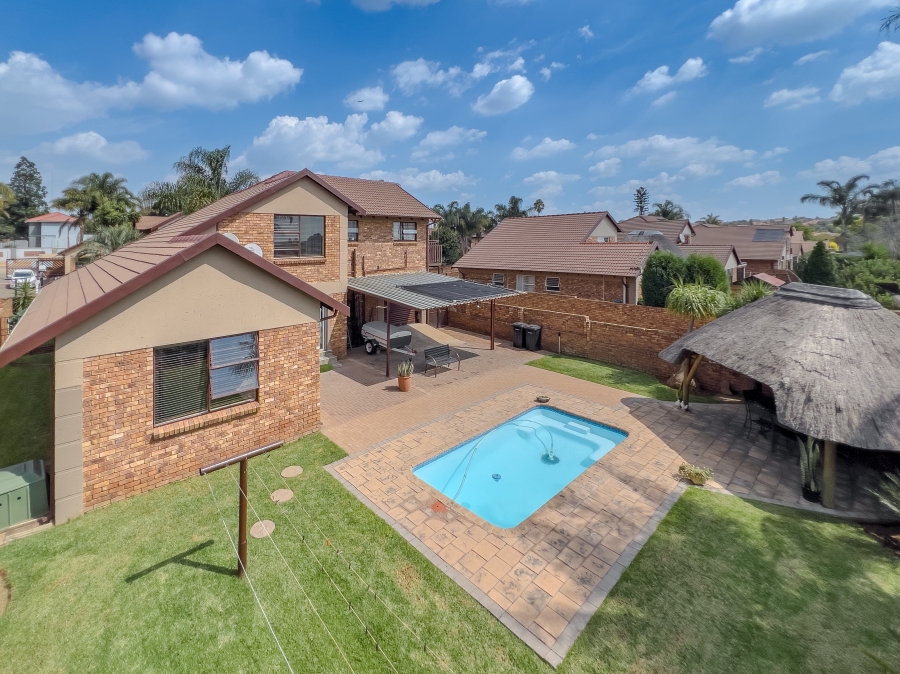 3 Bedroom Property for Sale in Glen Marais Gauteng