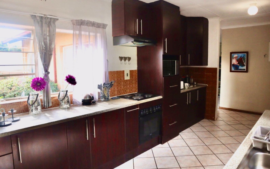 3 Bedroom Property for Sale in Brackenhurst Gauteng