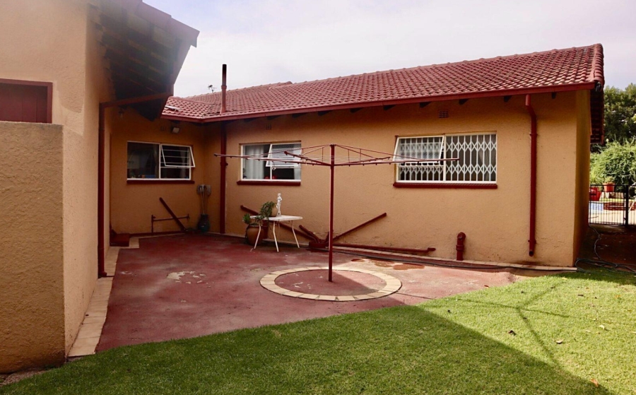 3 Bedroom Property for Sale in Brackenhurst Gauteng