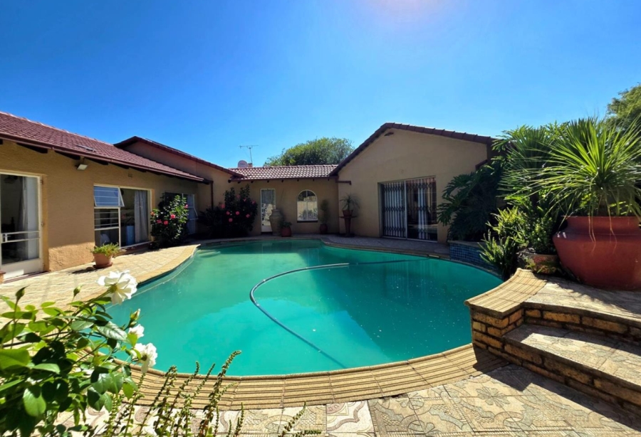 3 Bedroom Property for Sale in Brackenhurst Gauteng