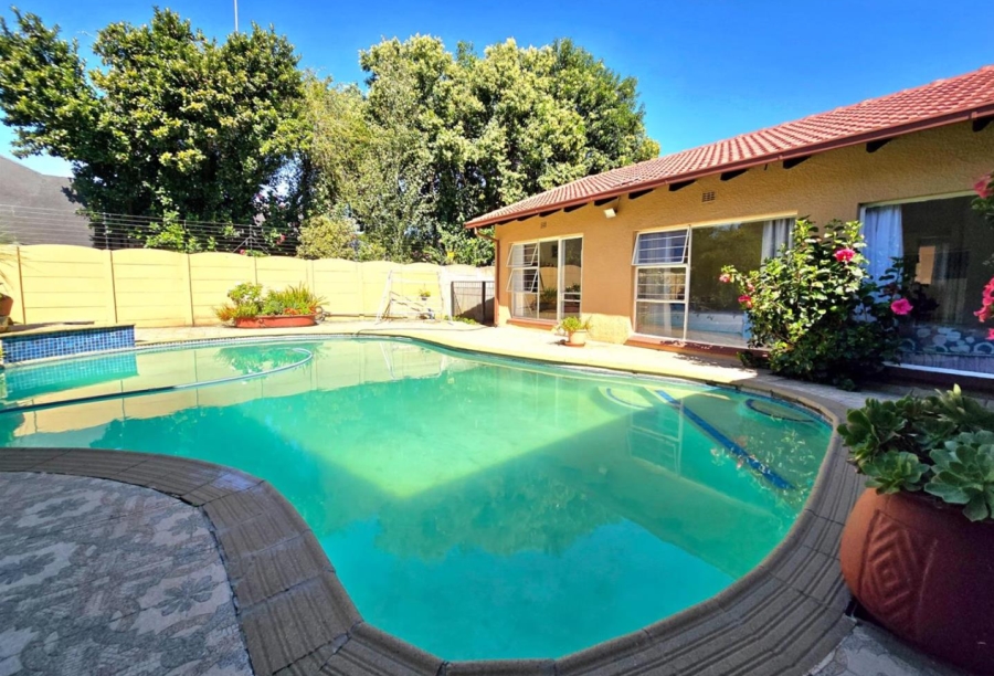 3 Bedroom Property for Sale in Brackenhurst Gauteng