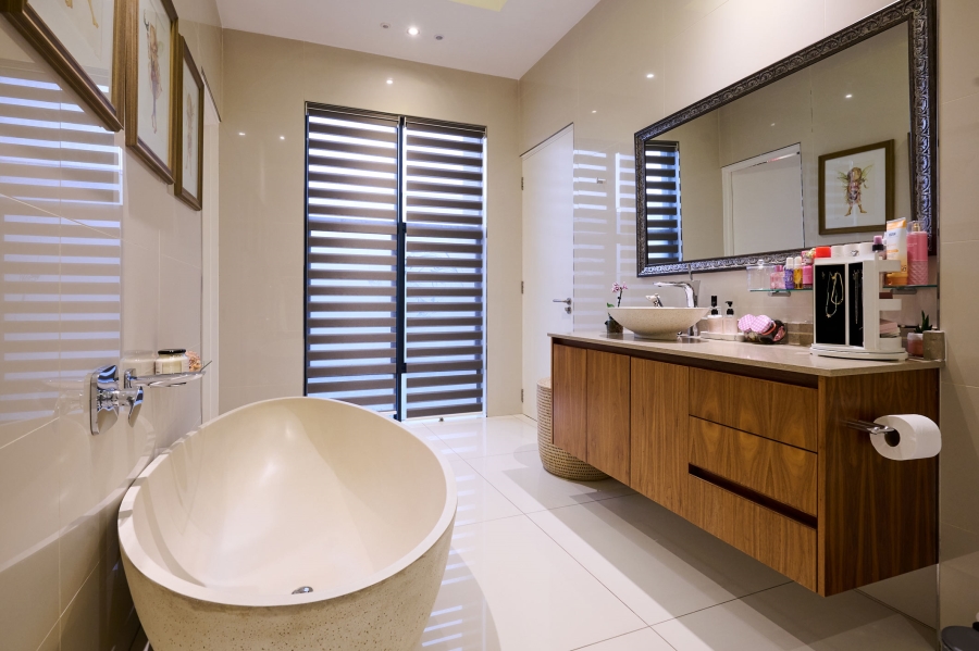 3 Bedroom Property for Sale in Waterfall Country Village Gauteng