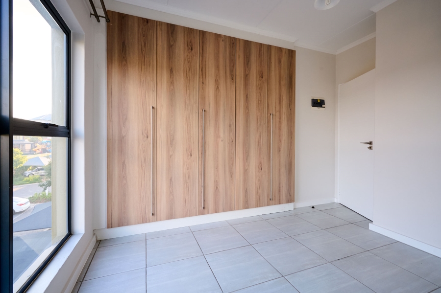 2 Bedroom Property for Sale in Waterfall Gauteng