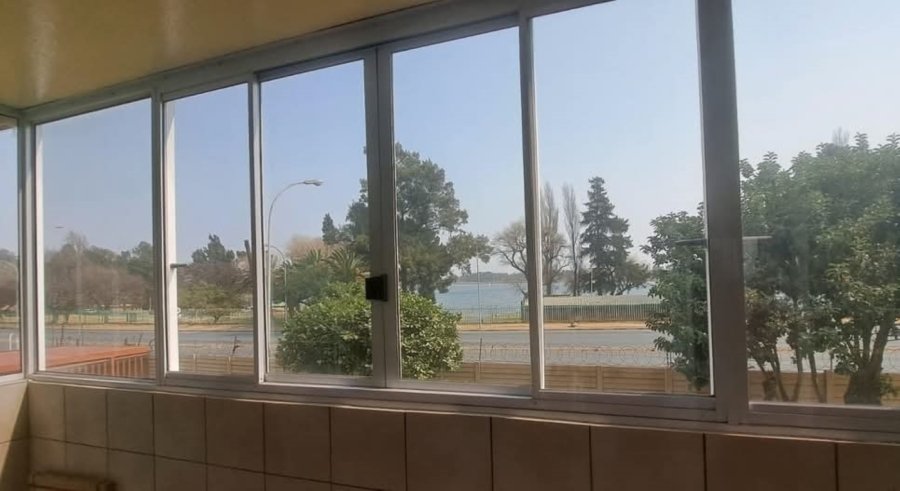 2 Bedroom Property for Sale in Denlee Gauteng