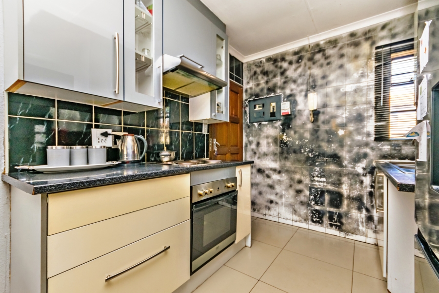 2 Bedroom Property for Sale in Roodepoort West Gauteng