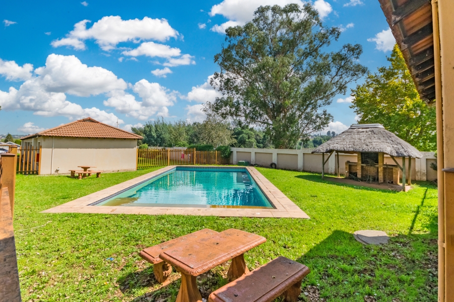 2 Bedroom Property for Sale in Roodepoort West Gauteng