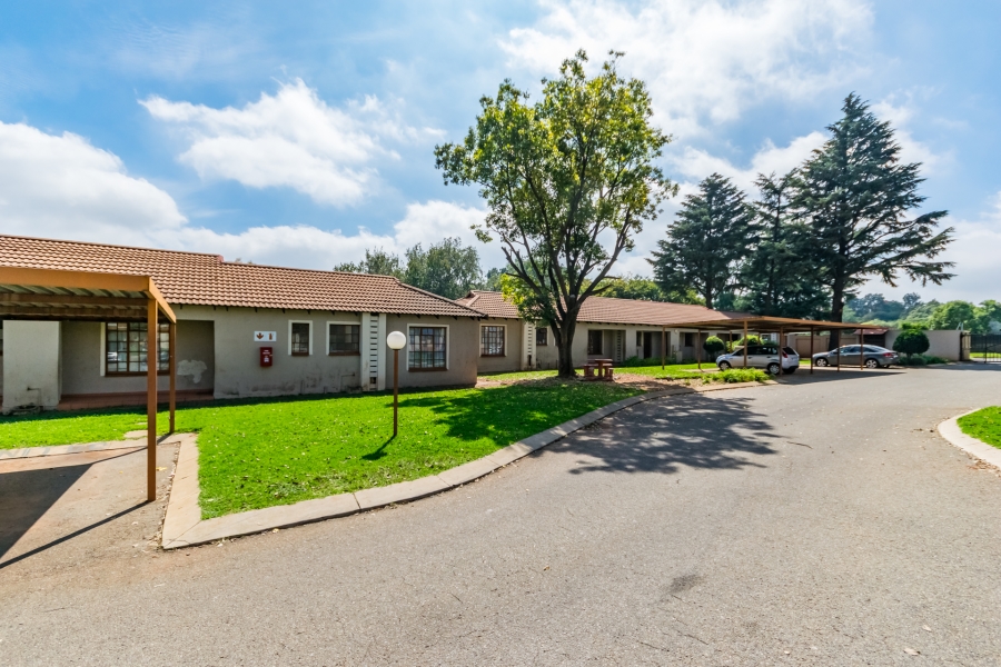 2 Bedroom Property for Sale in Roodepoort West Gauteng