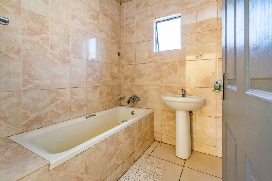 3 Bedroom Property for Sale in Protea Glen Gauteng