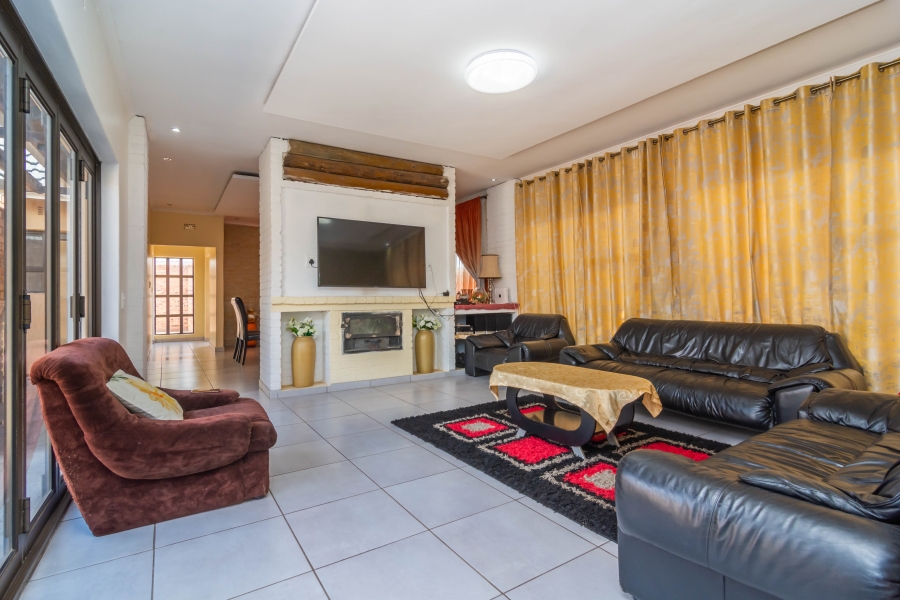 4 Bedroom Property for Sale in Fleurhof Gauteng