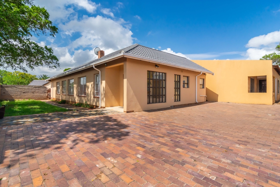 4 Bedroom Property for Sale in Fleurhof Gauteng