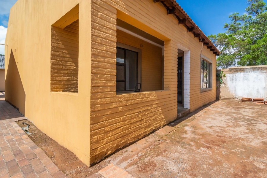 4 Bedroom Property for Sale in Fleurhof Gauteng