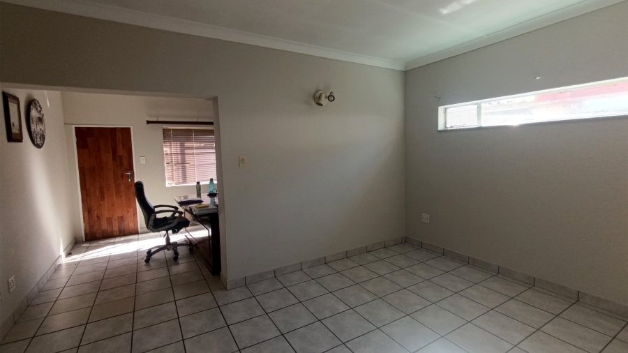 4 Bedroom Property for Sale in Queenswood Gauteng