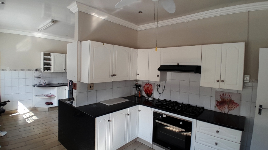 4 Bedroom Property for Sale in Queenswood Gauteng