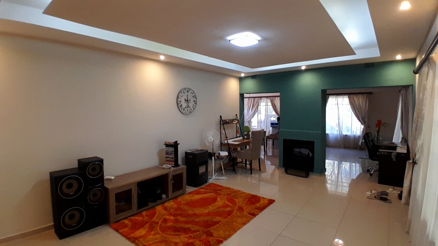 4 Bedroom Property for Sale in Queenswood Gauteng