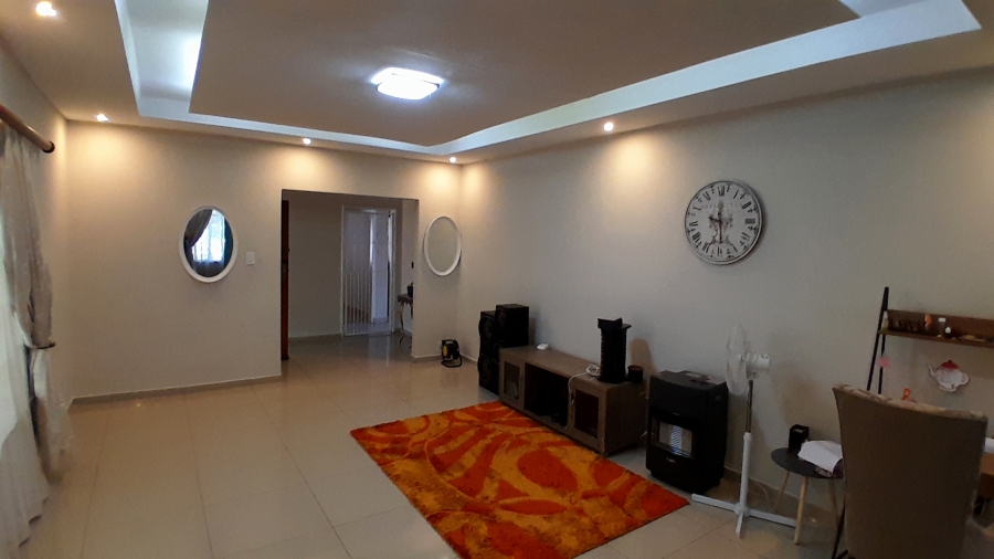 4 Bedroom Property for Sale in Queenswood Gauteng