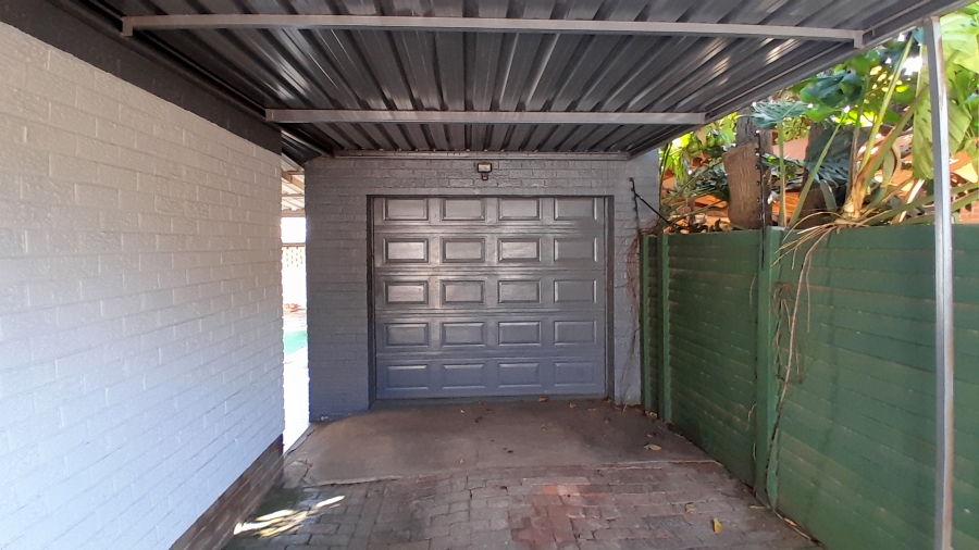 4 Bedroom Property for Sale in Queenswood Gauteng