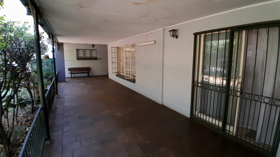 4 Bedroom Property for Sale in Queenswood Gauteng