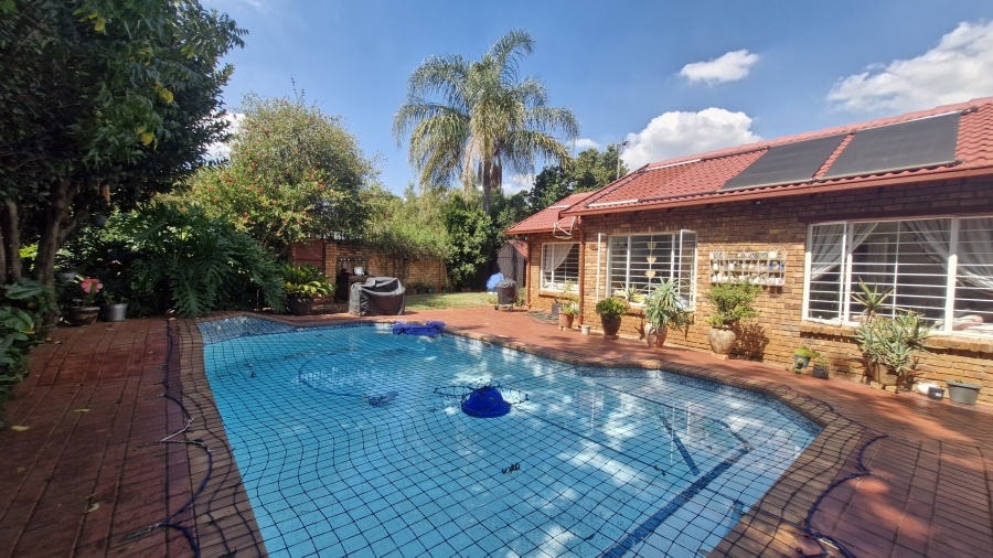 3 Bedroom Property for Sale in Clubview Gauteng