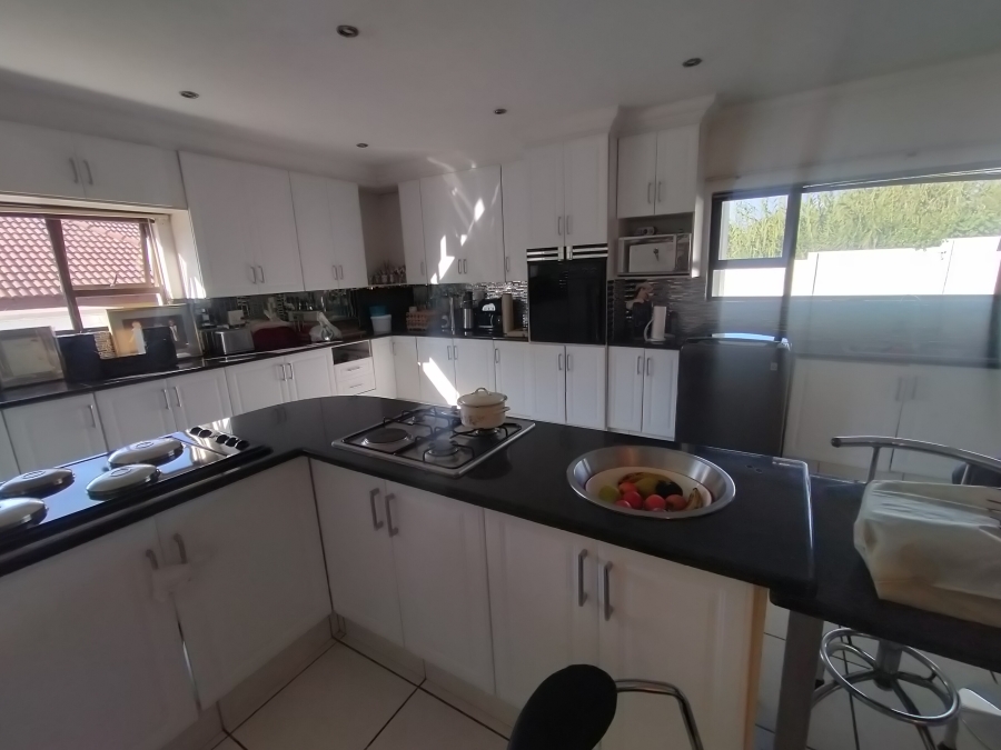 7 Bedroom Property for Sale in Ninapark Gauteng